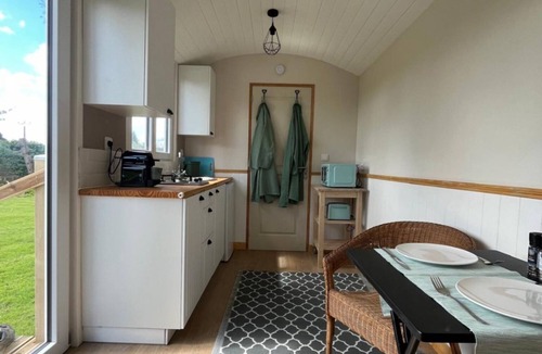 Plevin Cabin | le petite maison verte