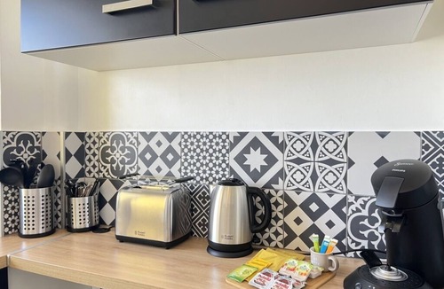 Calais City Center Apartment | Le Phare magnificent apartment with balcony