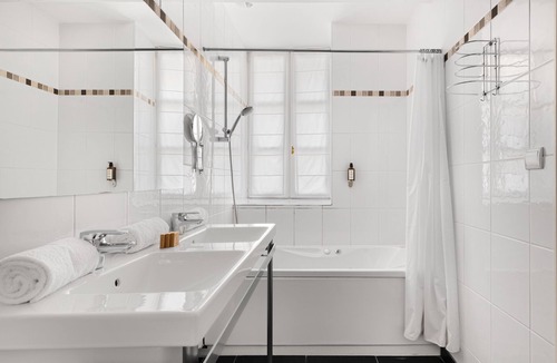 Old Lyon Hotel | Le Phenix Hotel
