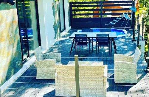 La Fagette House | Le Photinia