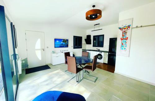 La Fagette House | Le Photinia