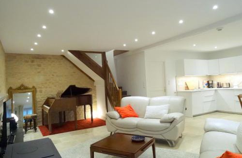 Flavigny-sur-Ozerain House | Le Piano