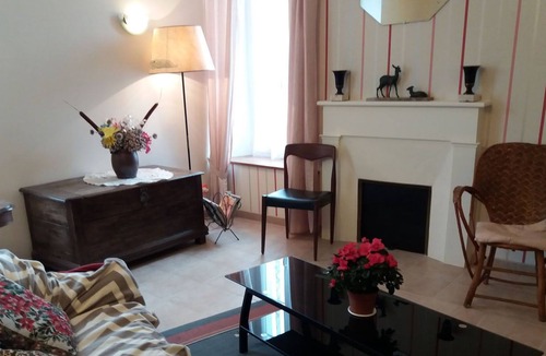 Scorbe-Clairvaux House | Le Pic en Bois - Scorbe-clairvaux