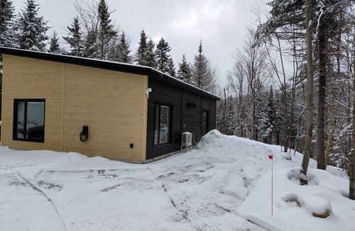 Notre-Dame-Des-Bois Ski Chalet | Le Pic Étoilé: Spa/Sauna/Cold bath in the woods - relaxation under the stars