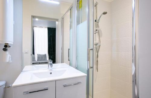 Laval Apartment | Le Pied-à-Terre - Wifi - Centre-ville