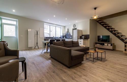 Nolay House | Le Pigalle