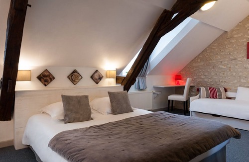 Availles-en-Chatellerault Hotel | Le Pigeonnier du Perron