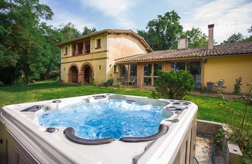 L'Isle-Jourdain Bed & Breakfast | Le Pigeonnier de Guerre