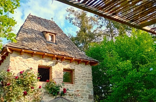 Vabre-Tizac House | Le Pigeonnier du Bosc – countryside views – a nature break in Aveyron (Ségala)