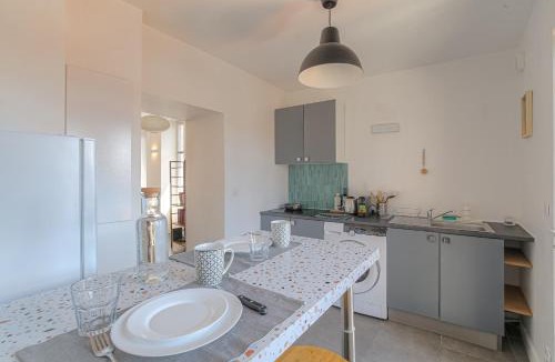 Centre Ville Apartment | Le Pipet - T2 avec terrasse, vue, à deux pas du théâtre antique