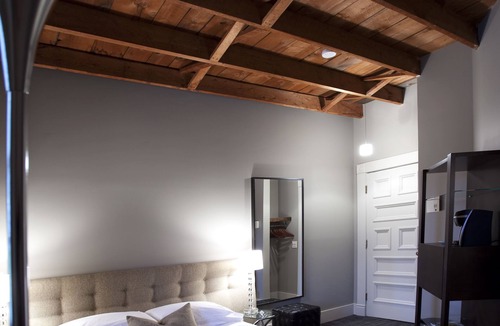Sutton Hotel | Le Pleasant Hôtel & Café