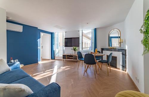 Nimes City Centre Apartment | Le plus beau balcon des Arènes