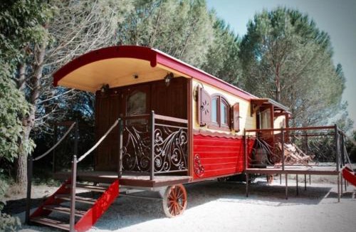 Saint-Gilles House | Le Pont Rouge Roulotte