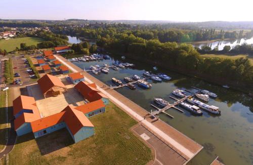 Decize Hotel | Le Port de Decize