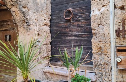 Villecroze House | Le Portail d'Airain