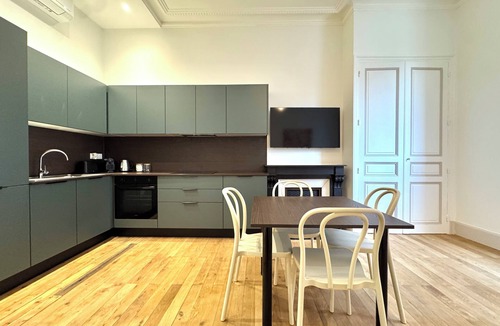 Quartier Chorier-Berriat Apartment | Le Porte de France/6 pers/300 m station/Air-conditioned