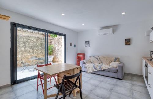 Saint-Genies-de-Fontedit Apartment | Le Poulailler D'Alice