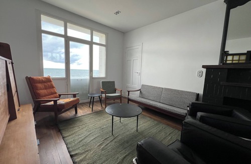 Agon-Coutainville Villa | Le Pré Bleu seafront near shops