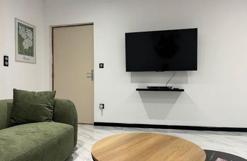 Angomont House | Le pré des noisettes