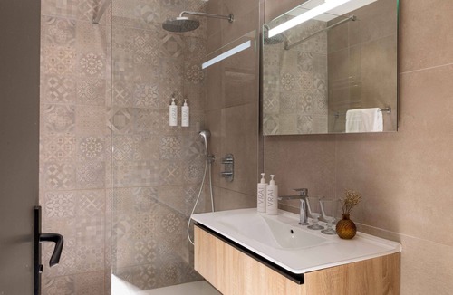 Costieres Hotel | Le Pré Galoffre