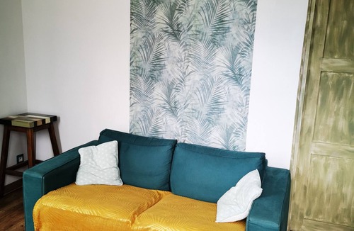 Les Ageux Apartment | Le presbytère, 2-star gite, in the countryside, near Parc Astérix