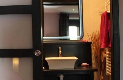 Sevigny-Waleppe House | Le Presbytère de Sévigny