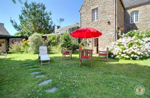 Plouaret House | Le presbytere