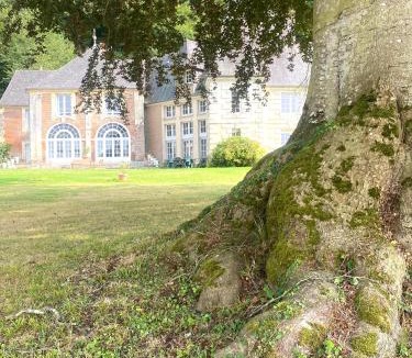 Livarot House | Le Pressoir du Château de Neuville - Piscine chauffée - Jeux - Forêt