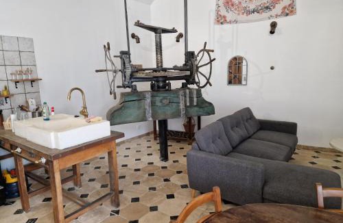 Turquant House | Le Pressoir