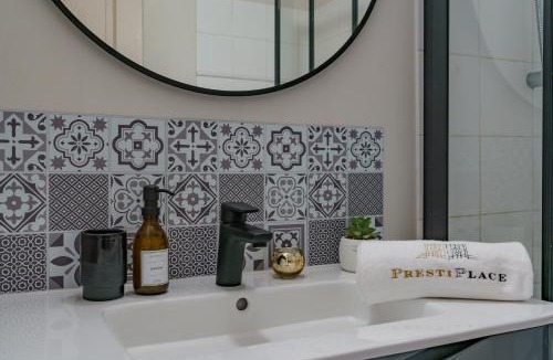 Tours City Centre Apartment | Le Presti-Twin - PrestiPlace Collection