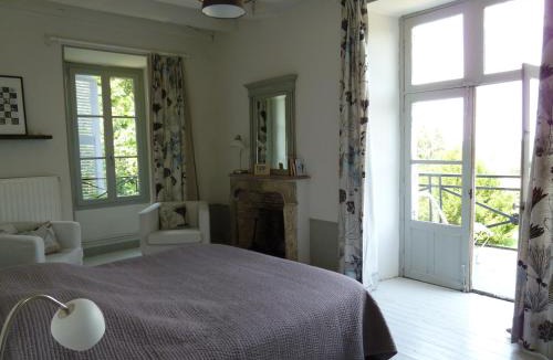 Lezigne Bed & Breakfast | Le Prieuré