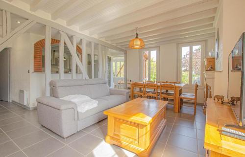 Le Chene House | Le prieure