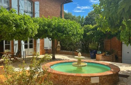 Verfeil House | LE PRIEURE - Suites romantiques spa privatif, piscine, jardin, massages proche de Toulouse