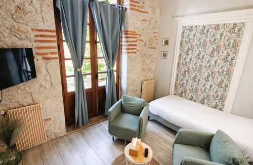 Serignac-sur-Garonne Hotel | Le Prince Noir
