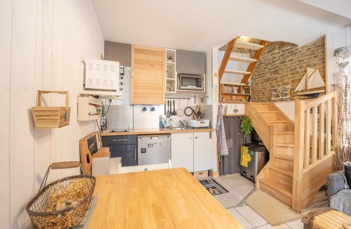 Saint-Regnobert-de-la-Cote-de-Nacre House | Le Ptit Passage - Maison atypique avec terrasse proche plage