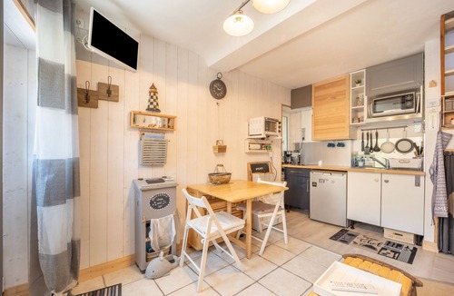 Saint-Regnobert-de-la-Cote-de-Nacre House | Le Ptit Passage - Maison atypique avec terrasse proche plage