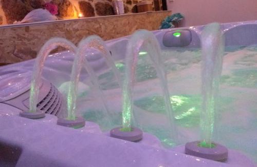 Lonlay-l'Abbaye Hotel | Le Ptit Spa de L'Abbaye Suite love et Spa privé