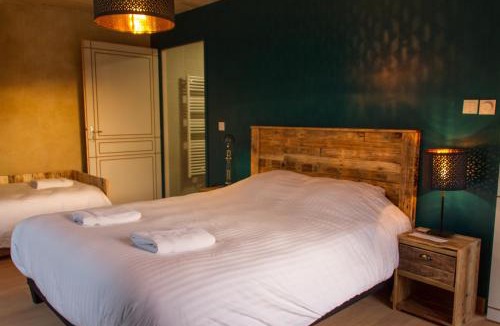 Bazoges-en-Paillers Bed & Breakfast | Le Puy Carmin - Chambre d'hôtes avec jacuzzi