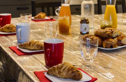 Bazoges-en-Paillers Bed & Breakfast | Le Puy Carmin - Chambre d'hôtes avec jacuzzi
