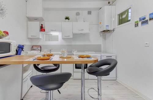 Tarbes Apartment | Le PYRENEA (Ministerial classification) Quiet near the center. Proximity to Adour.