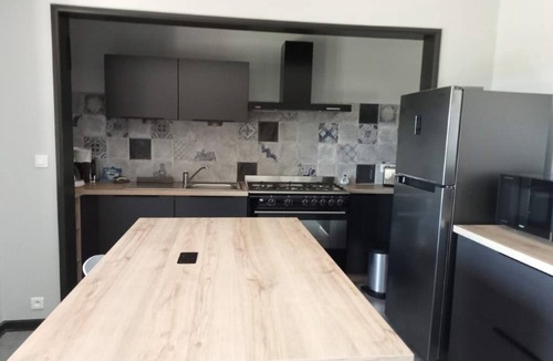 Charbonnieres-les-Vieilles House | Le Quiet Gîte à la Campagne