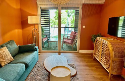 Anatole France Apartment | Le Quai Secret d'Augustine centre &vue canal avec draps serviettes et ménage