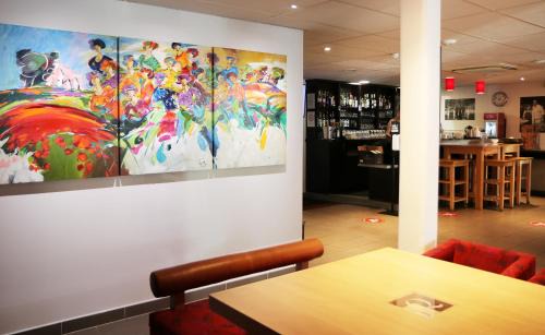 Bruguieres Hotel | Le Quarré Hôtel Bistrot