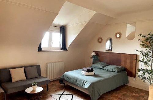 Chateaudun Apartment | Le Rêve de Claudia - Charmant Studio