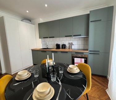 Les Gondoles Apartment | Le Rêveur - Parking Gratuit, Wifi, RER C Choisy-le-Roi