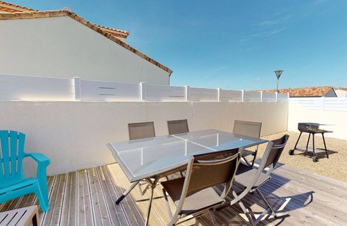 Saint-Gilles-Croix-de-Vie Ski Chalet | Le Repos de la Mer 900 m plage