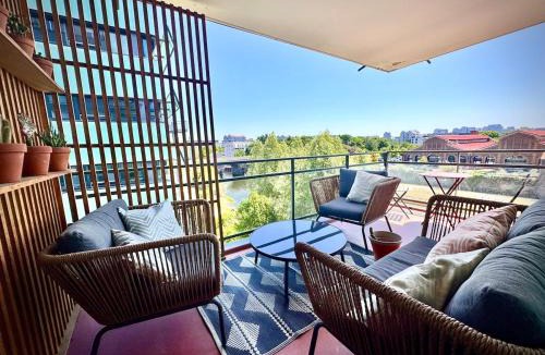 Moulin du Comte Apartment | Le Reflet, 2 bedrooms, balcony view of Vilaine