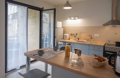 Brive-la-Gaillarde Apartment | Le Reflet Citadin - 1 Bedroom