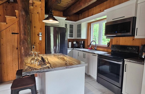 Saint-Alexis-des-Monts Cabin | Le Refuge, Chutes à Lessardn