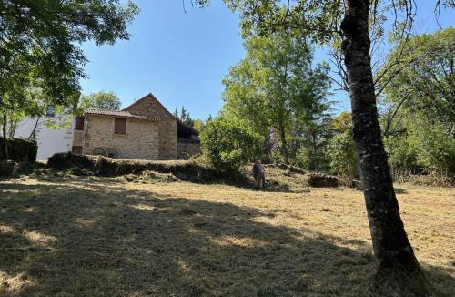 Toulonjac House | Le refuge à la campagne